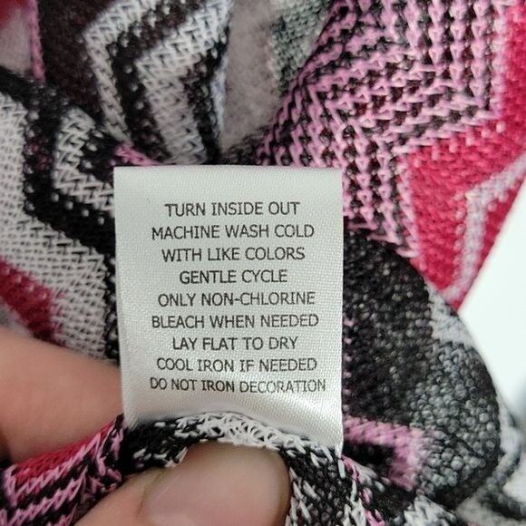 Miken Swim Chevron Crochet Hem Swim Cover Up NEW Women's Large - Picture 8 of 8